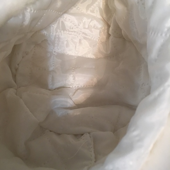 Winter White faux fur lady’s hat/ NWOT - Picture 5 of 5